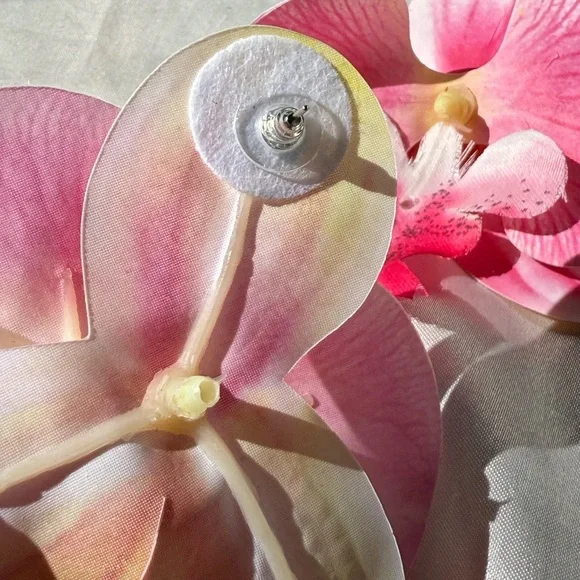 Orchid Floral Pink and White Earrings - Picture 4 of 7
